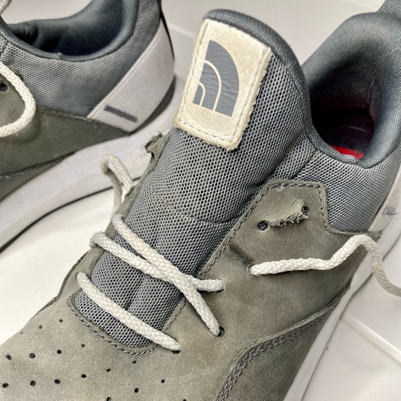 North Face Sneakers - Women’s 7.5 - Damage - Picture 9 of 12